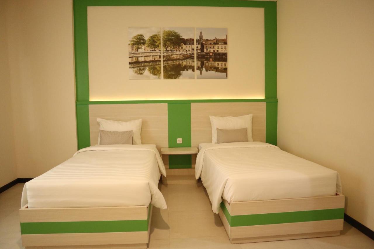 סוראבאיה D'Carol Hotel מראה חיצוני תמונה