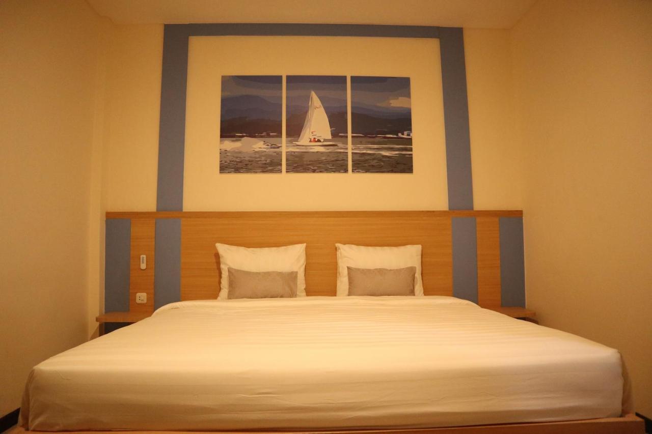 סוראבאיה D'Carol Hotel מראה חיצוני תמונה