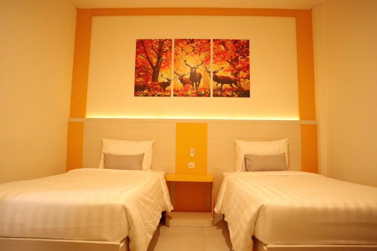 סוראבאיה D'Carol Hotel מראה חיצוני תמונה